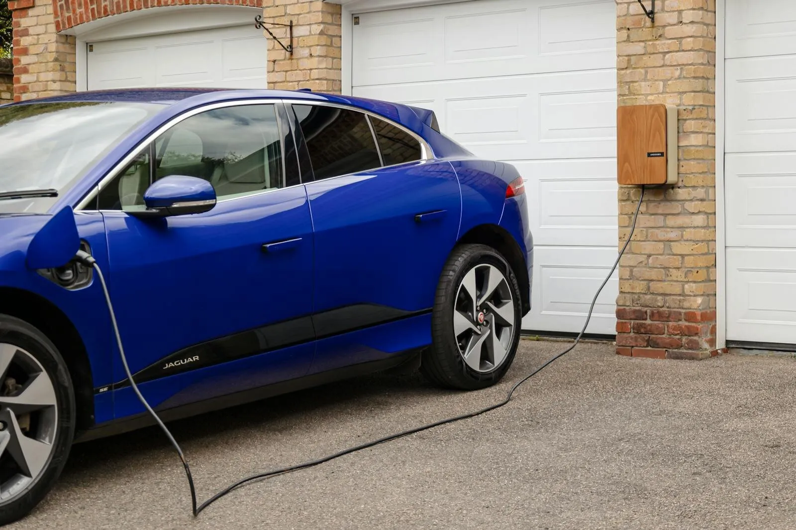 Comment choisir sa borne de recharge en 2026 ? Le guide simple pour faire le bon choix